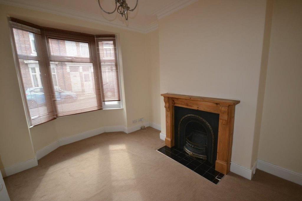 Salisbury Terrace, Darlington 2 bed terraced house £495 pcm (£114 pw)