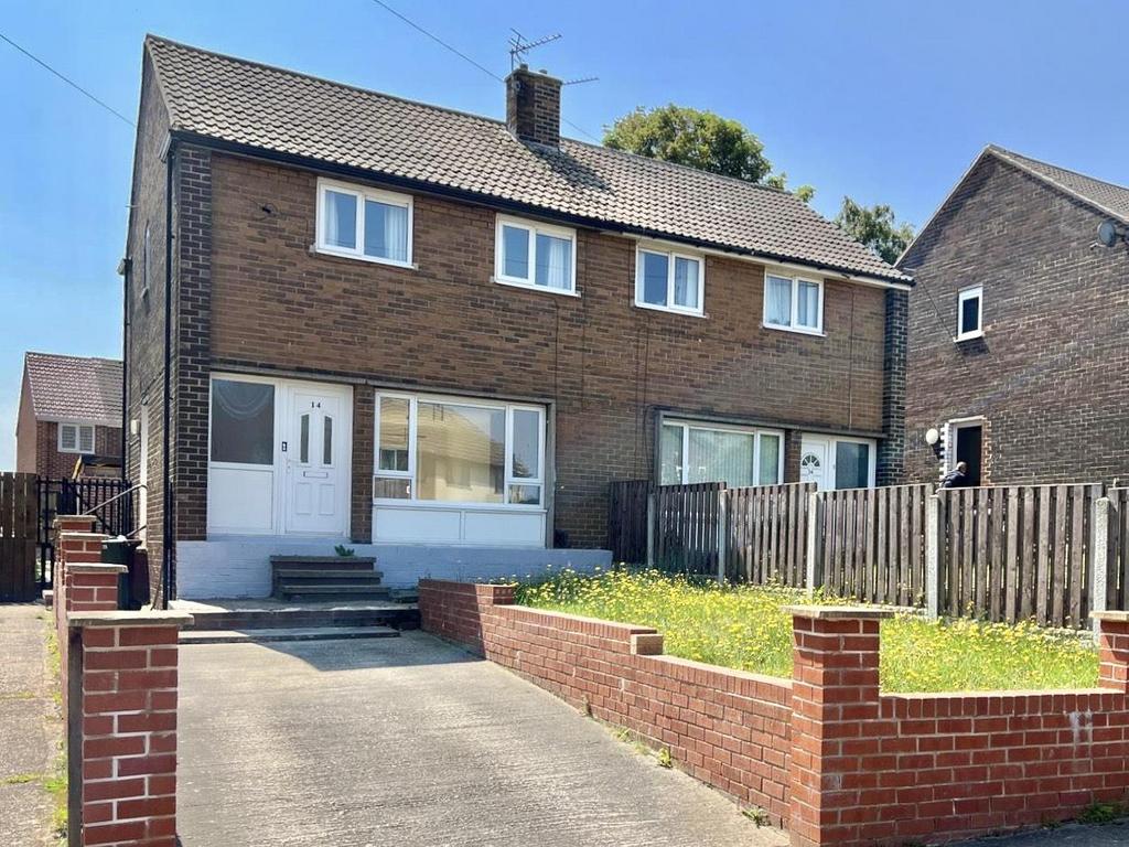 Fleetwood Avenue, Barnsley 2 bed semidetached house £800 pcm (£185 pw)