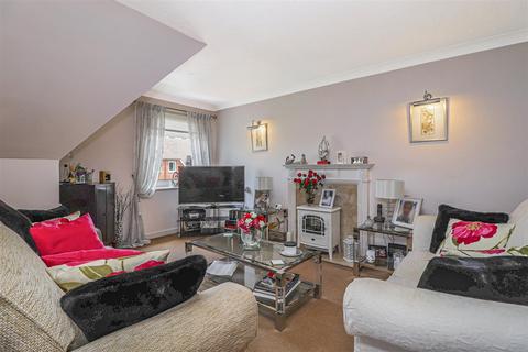 2 bedroom retirement property for sale, High Street, Hoddesdon