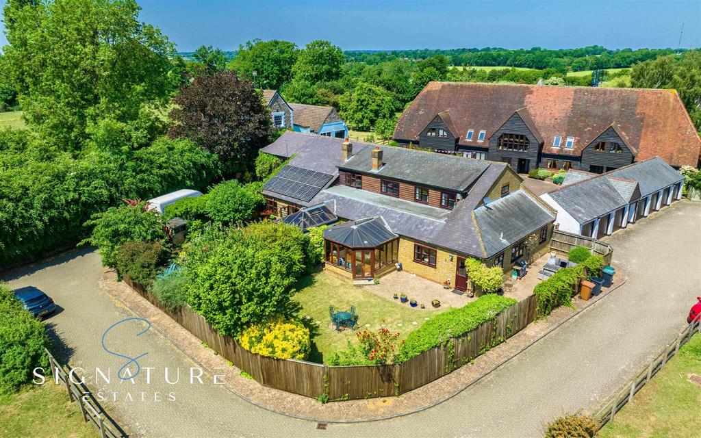 Dairy Way, Abbots Langley 4 bed barn conversion for sale £875,000