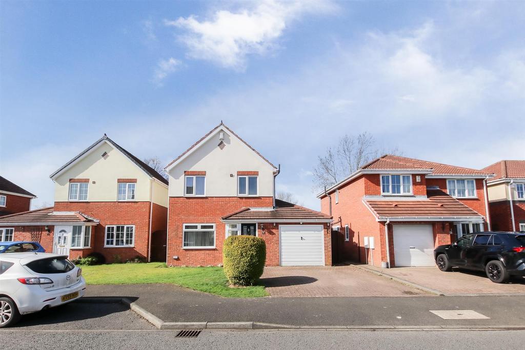 Ullswater Drive, Killingworth, NE12 3 bed detached house £250,000