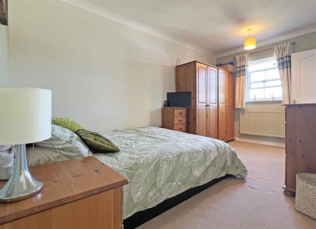 Bed 1.jpg