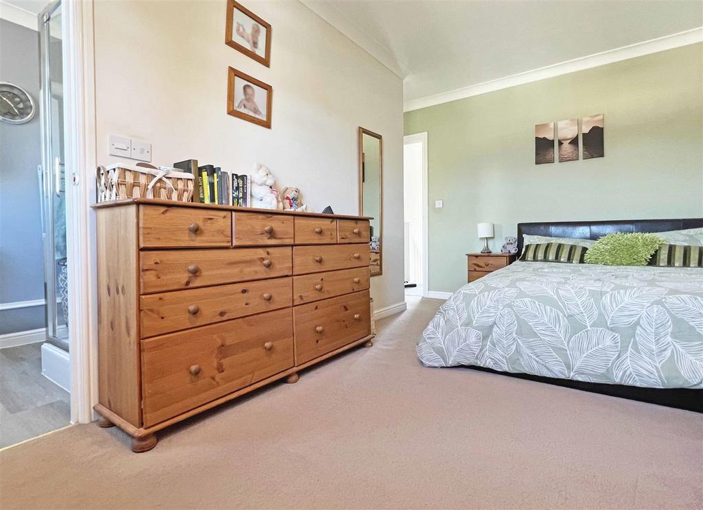 Bed 1b.jpg