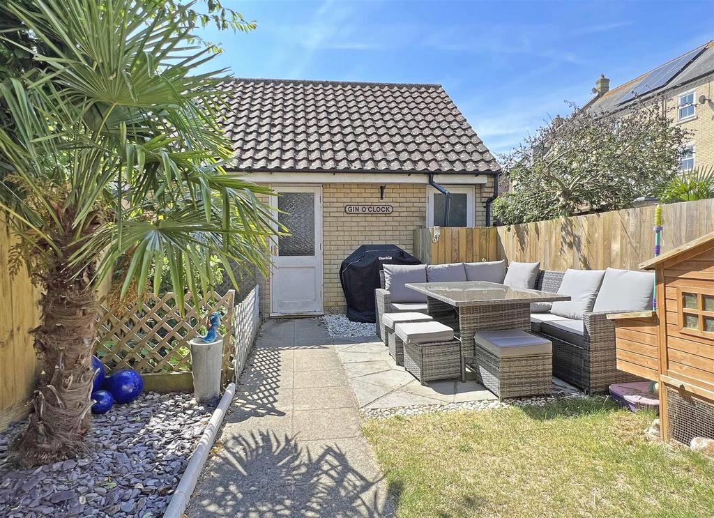 Rear Garden b.jpg