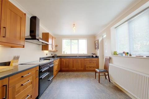 3 bedroom townhouse for sale, Imperial Road, Beeston, Nottingham