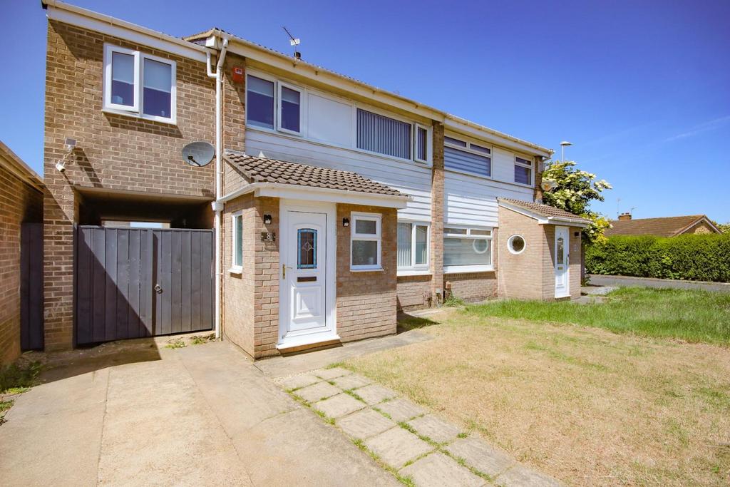 Hurn Walk, StocktonOnTees, TS17 9DU 5 bed semidetached house for