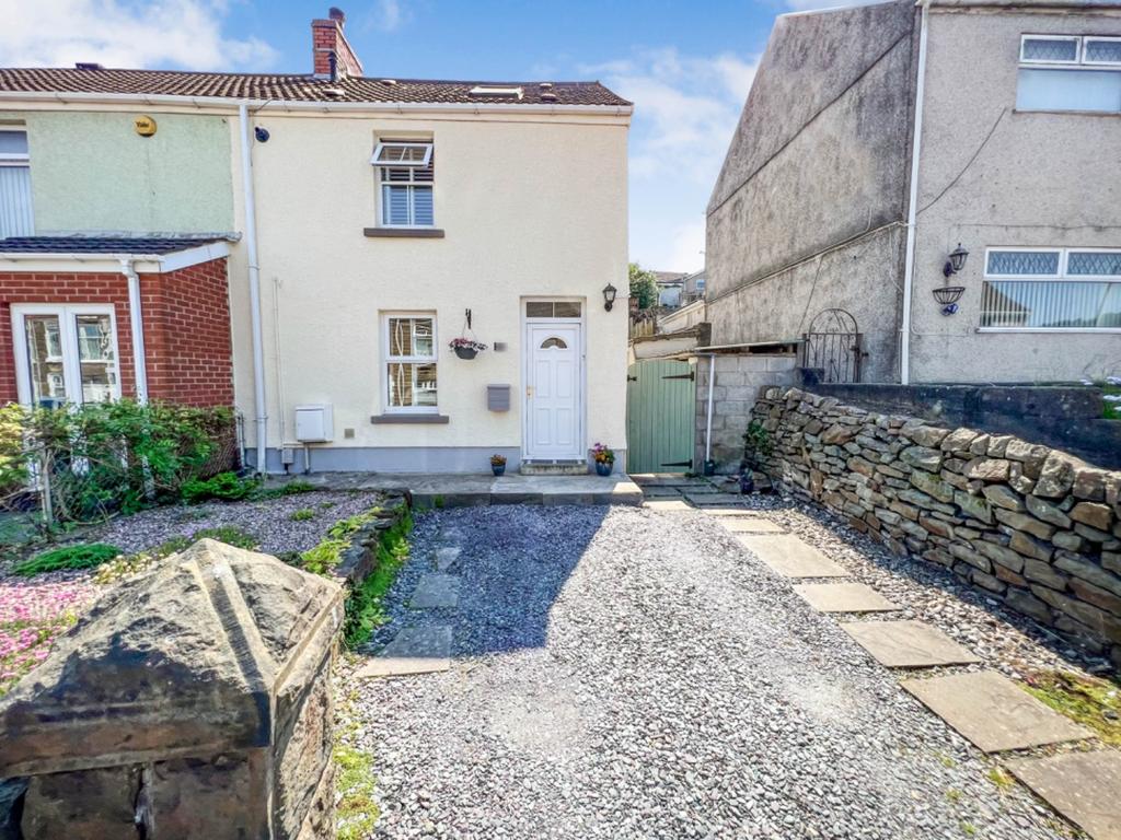Pwll Street, Landore, Swansea, West SA1 3 bed end of terrace