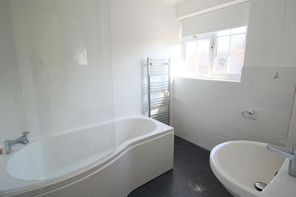 Bedroom 1 Ensuite