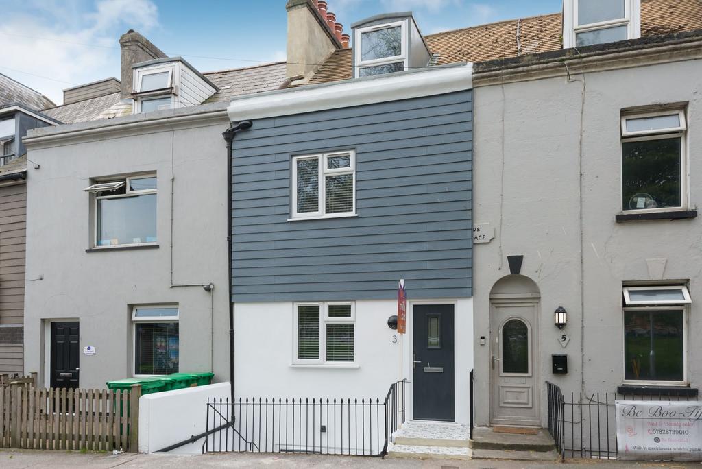 Boundary Road, Ramsgate, CT11 4 bed terraced house for sale £300,000