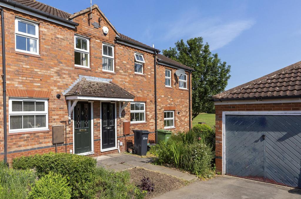 Aldborough Way, York, North Yorkshire, YO26 4UX 2 bed terraced house