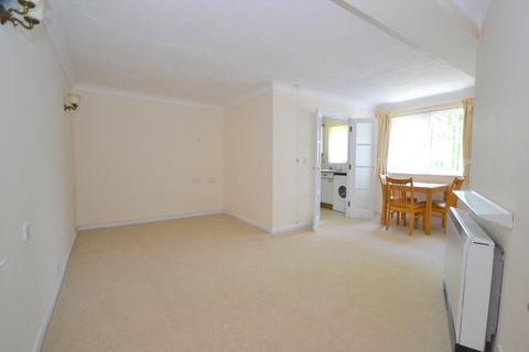 1 bedroom retirement property for sale, Lords Bridge Court, Mervyn Road, Shepperton, TW17