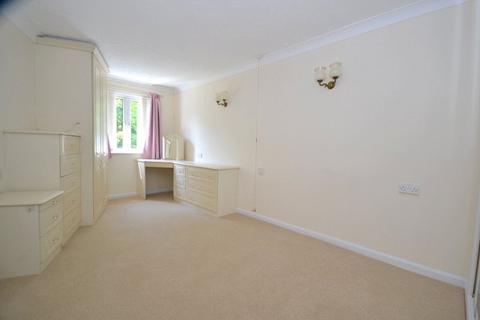 1 bedroom retirement property for sale, Lords Bridge Court, Mervyn Road, Shepperton, TW17