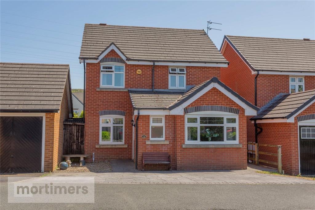 Bluebell Way, Huncoat, Accrington, Lancashire, BB5 4 bed detached house