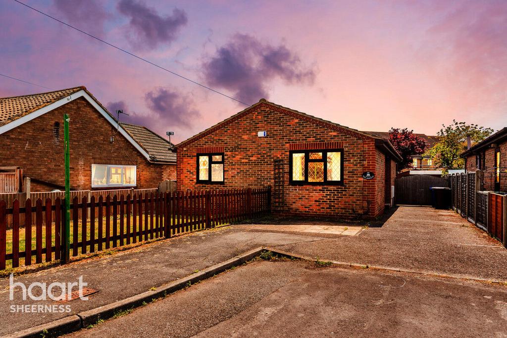 Leicester Gardens, Warden Bay 3 bed bungalow for sale £290,000