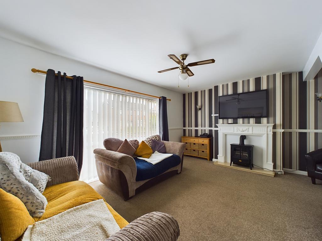 Thorndale, Sutton Park, HU7 3 bed semidetached bungalow for sale £