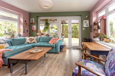 19 Coillesdene Crescent, Edinburgh, EH15 2JH