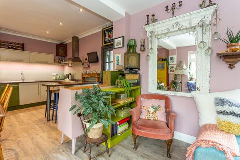 19 Coillesdene Crescent, Edinburgh, EH15 2JH