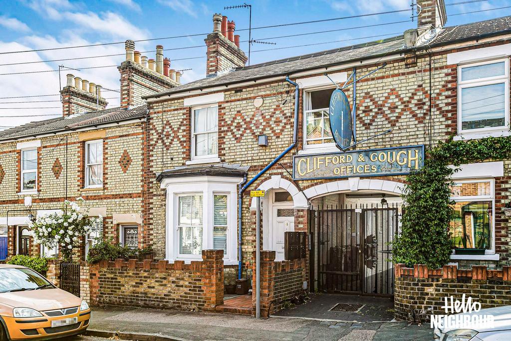 Estcourt Road, Watford, WD17 2 bed £1,400 pcm (£323 pw)