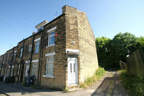 2 bedroom end of terrace house to rent, Alma Street, Sticker Lane, Bradford, West Yorkshire, BD4