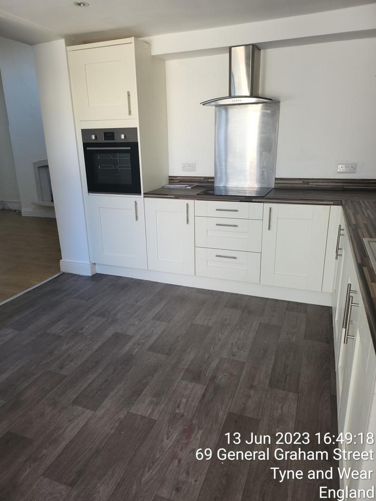 GENERAL GRAHAM STREET, BARNES... 3 bed terraced house £675 pcm (£156 pw)