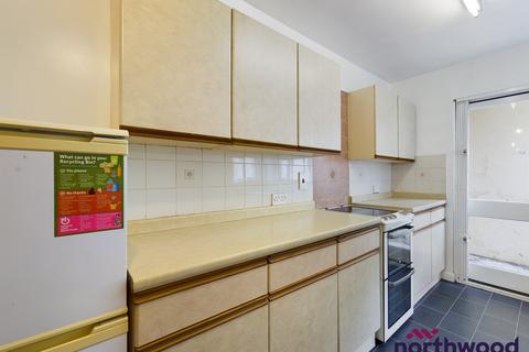 1 bedroom flat to rent, Carisbrooke Road, St. Leonards-On-Sea, TN38