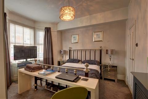 2 bedroom flat to rent, Ashleigh Grove, Jesmond, Newcastle Upon Tyne