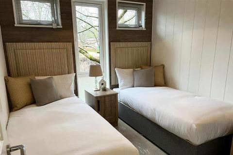 2 bedroom lodge for sale, Fordingbridge, The New Forest Hampshire