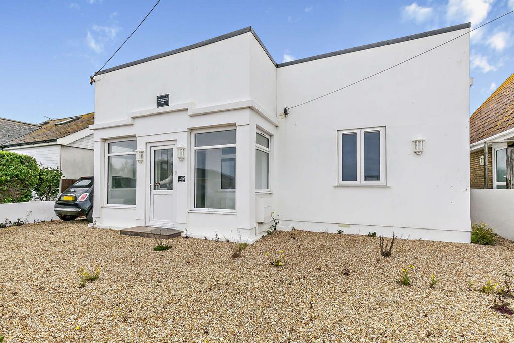 Lydd on Sea, Romney Marsh TN29 3 bed bungalow £450,000