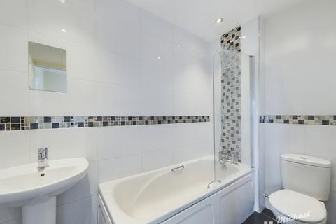 20 Briars Close, Aylesbury, HP19 9PN