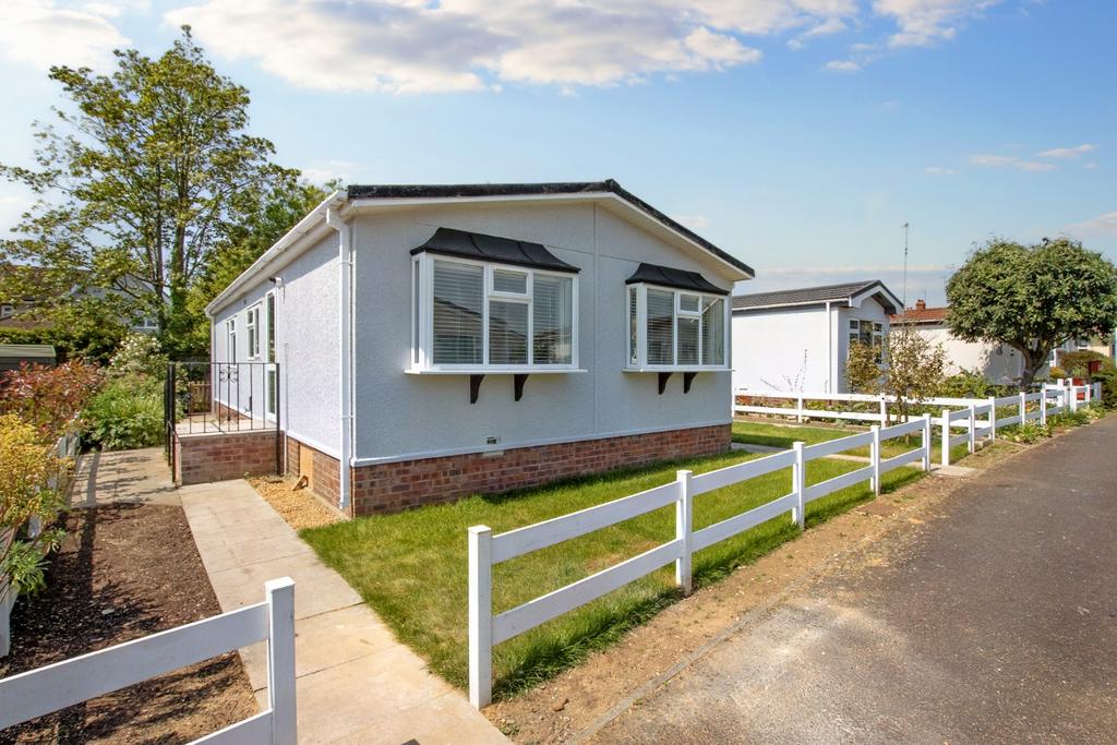 Anchor Park, 2 bed park home for sale £225,000
