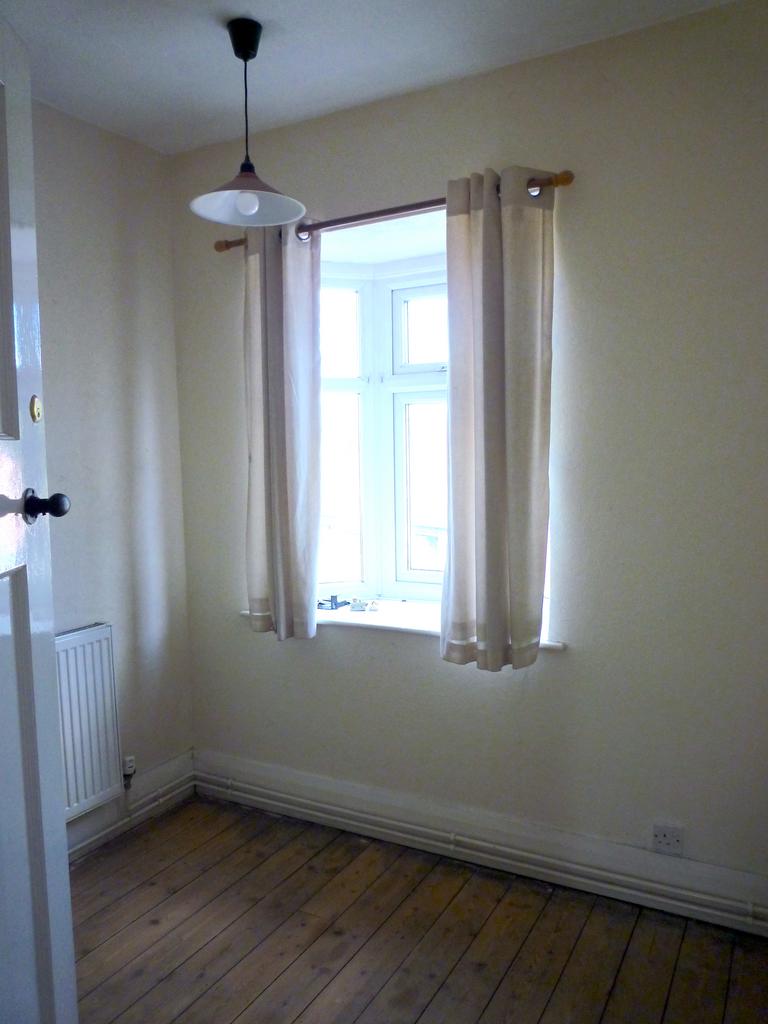 Front bedroom 3