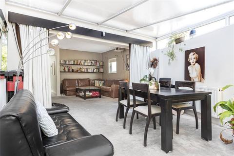 56 Cold Harbour, London, E14 9NS
