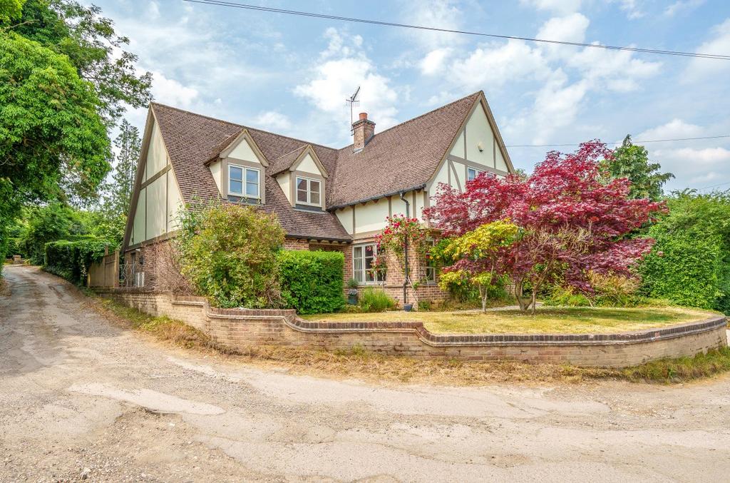 Chipperfield, Kings Langley WD4 4 bed detached house for sale £1,100,000