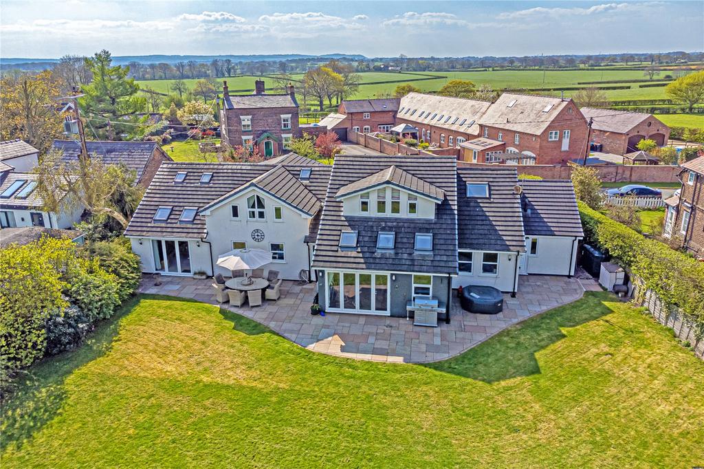 Street Lane, Lower Whitley, Warrington, Cheshire, WA4 5 bed detached