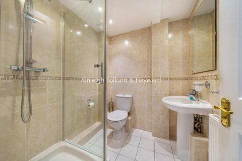 8 The Meadow, Chislehurst, BR7 6AA