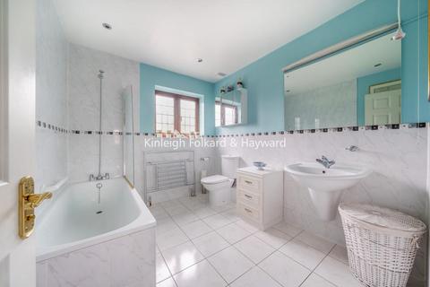 8 The Meadow, Chislehurst, BR7 6AA