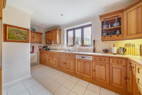 8 The Meadow, Chislehurst, BR7 6AA