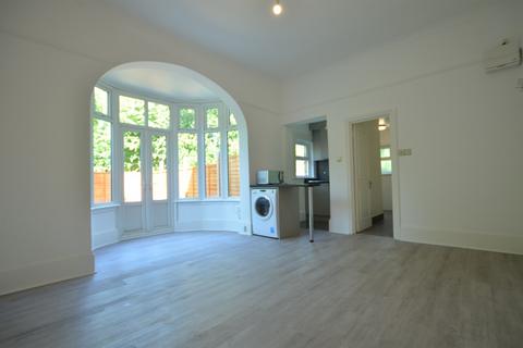 Studio to rent, Hermon Hill, Wanstead, E11