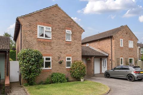 3 bedroom detached house for sale, Orchard Way, Pulborough, West Sussex