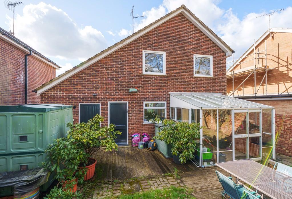 Pipers End, Slinfold, West Sussex 4 bed detached house for sale £450,000