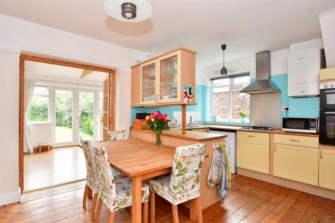 96 Sandcross Lane, Reigate, RH2 8EY