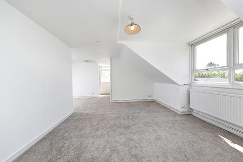2 bedroom flat for sale - Station Road, Teddington TW11