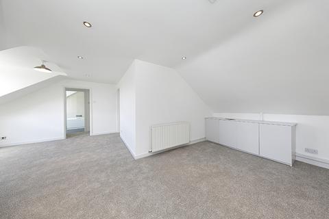 2 bedroom flat for sale - Station Road, Teddington TW11