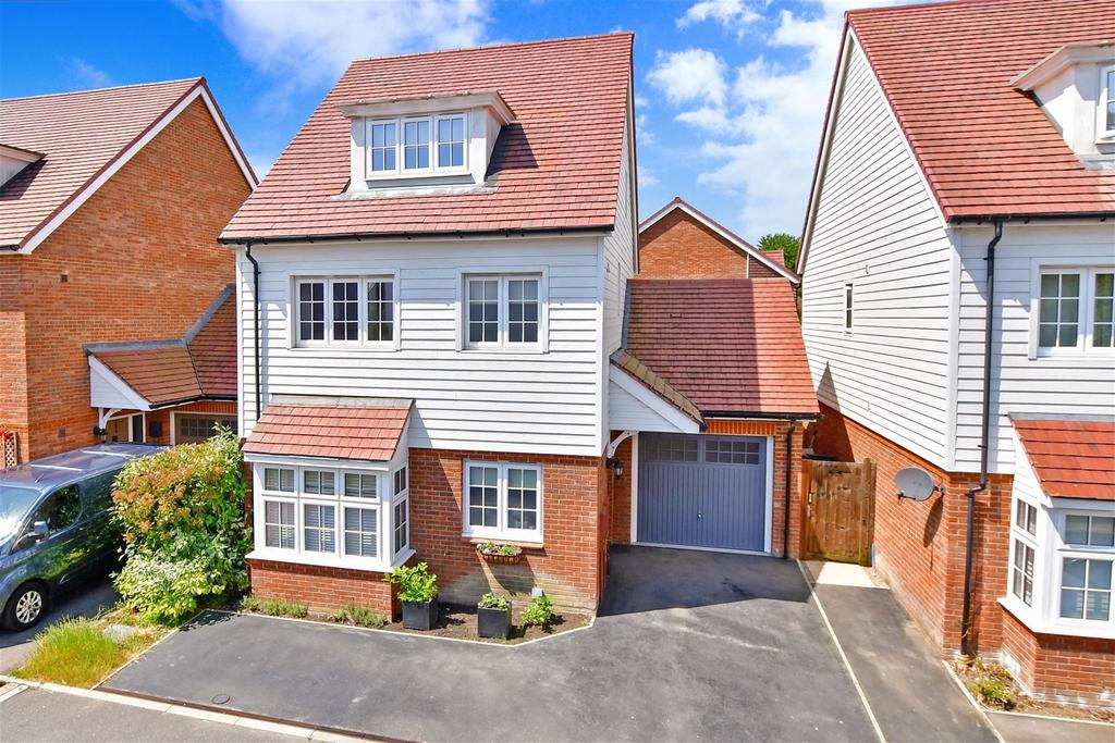 Hazelwood Close, Tonbridge, Kent 4 bed detached house for sale £695,000
