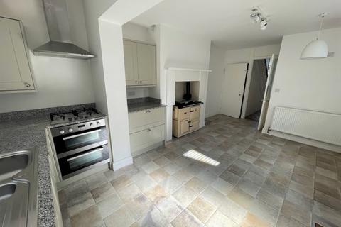 2 Avery Terrace, Lostwithiel, PL22 0AU