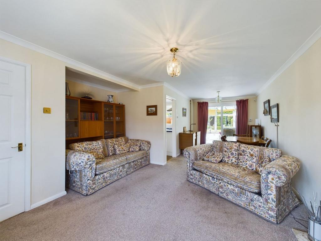 Lounge/dining room