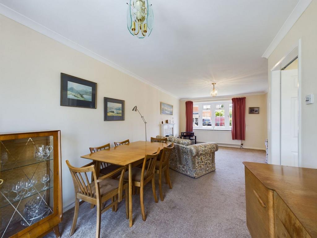 Lounge/dining room