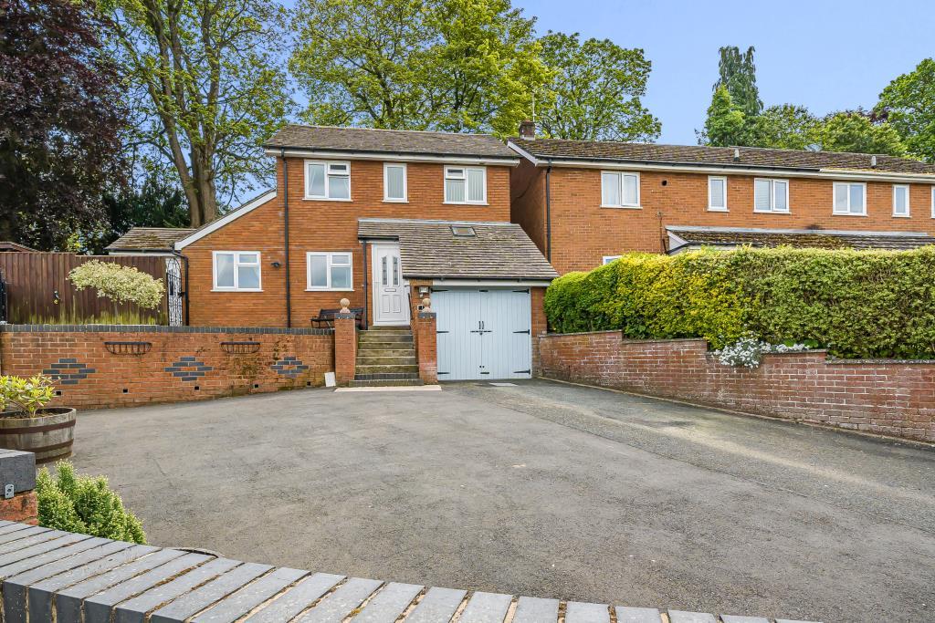 Kington, Herefordshire, HR5 3 bed detached house for sale £250,000