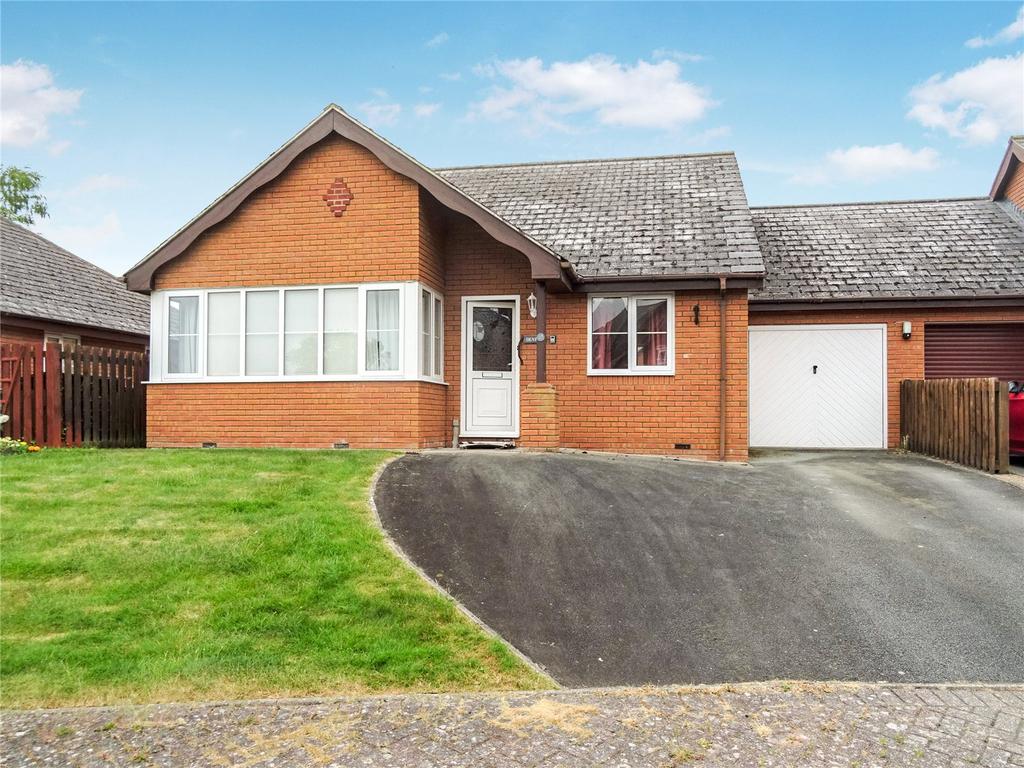 Birch Close, Four Crosses, Llanymynech, Powys, SY22 2 bed bungalow for