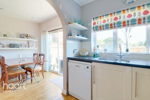 122 Fairholme Crescent, Hayes, UB4 8QU